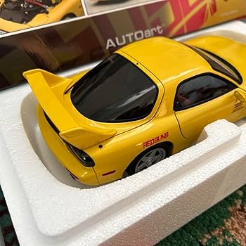 オートアート1/18 イニシャルD  マツダ　RX-7 Amazon.co.jp: オートアート 1／18 イニシャルD マツダ RX-7